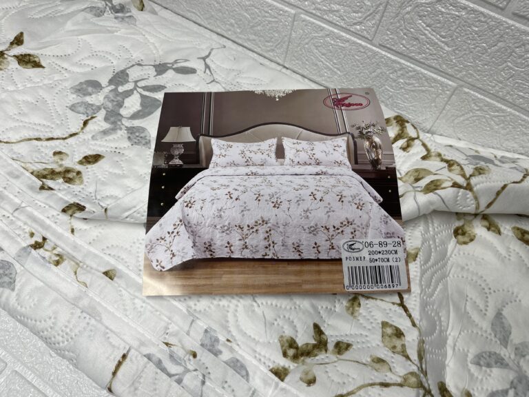 Покривало на ліжко Koloco наволочками вєтка